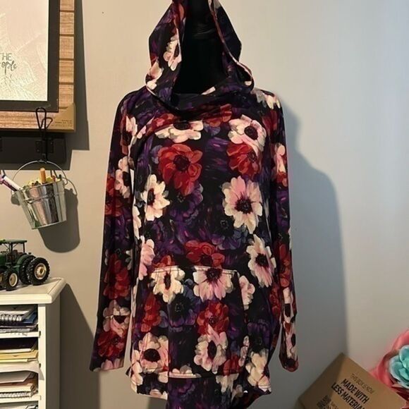LuLaRoe Tops - Lularoe hooded sweatshirt Small     A